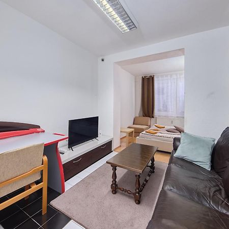Destiny Apartment Братислава Экстерьер фото