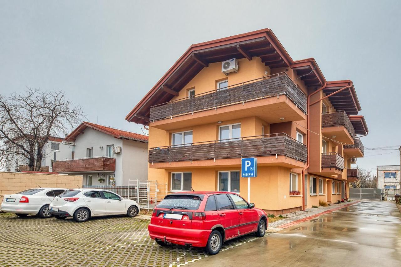 Destiny Apartment Братислава Экстерьер фото